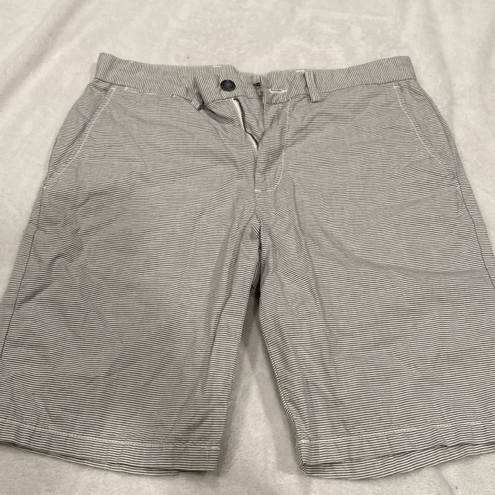 ⭐️ 2/$10 - Old Navy shorts
